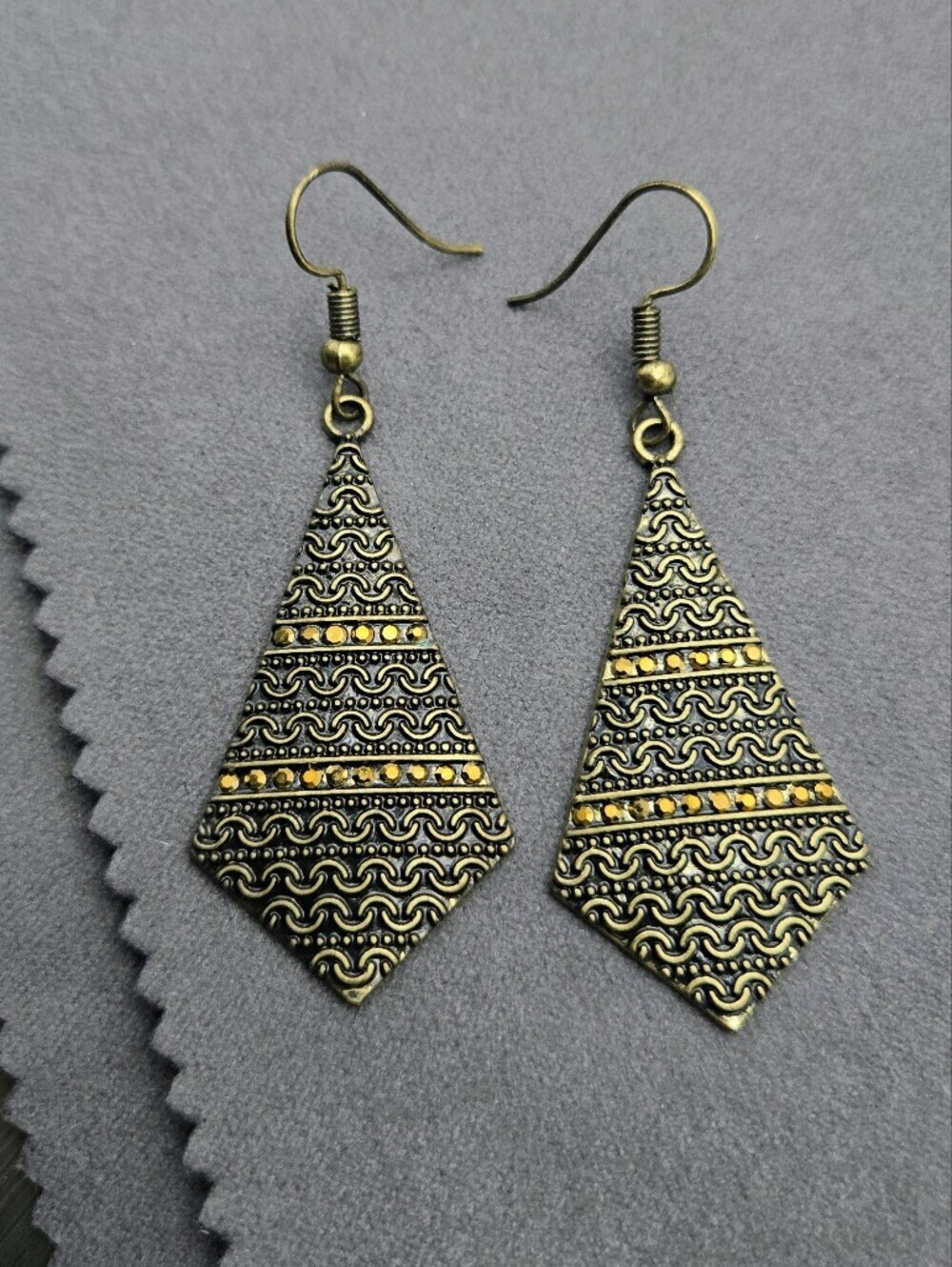 Vintage Brass Tone Textured Drop Earrings with Bronze Accents